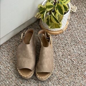 Catherine Malandrino Tan Espadrille Slingback Sandals